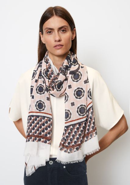 Verkopen Sjaal Met Allover Print Met Tencel™ Lyocell Sjaals Multi/Rose Powder Dames